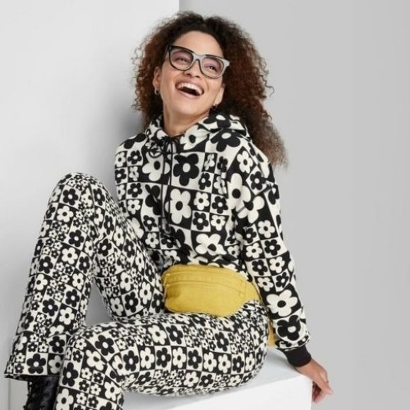 Women's Junior's Wild Fable Cropped Hoodie Sweatshirt Size Small Raw Hem NEW - Picture 5 of 7